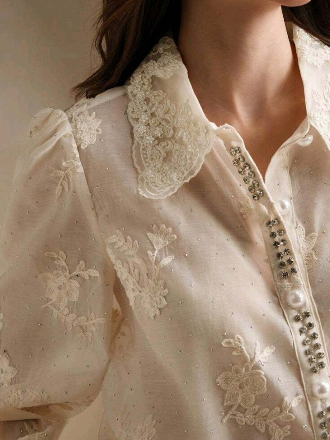 Chemise ivoire brodée "Perla" – Élégance perles & strass