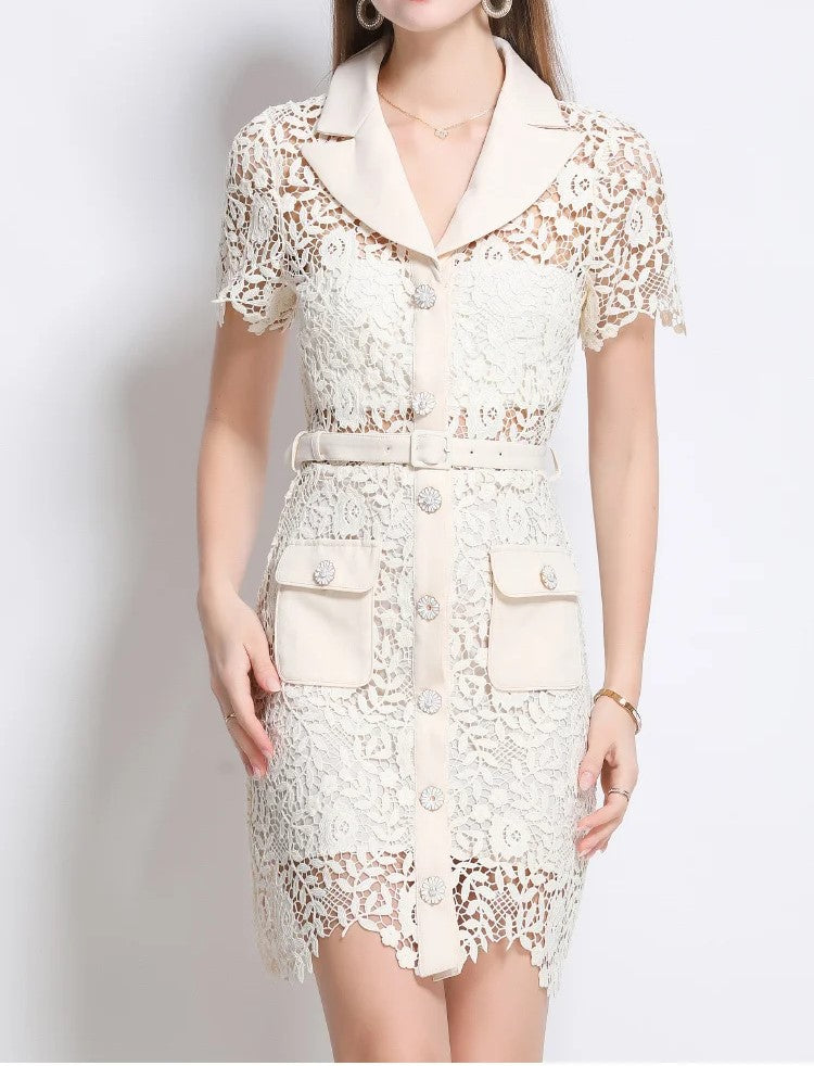 Robe Crayon courte en dentelle ivoire "Aurora" – Élégance Féminine