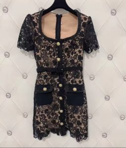 Robe Dentelle Guipure & Boutons Bijoux