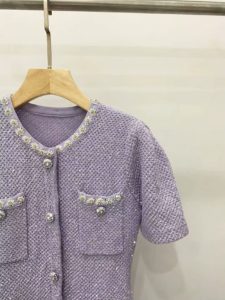 Robe « Lila Royale » – Maille Tweed & Boutons Bijoux